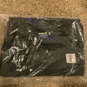 Men’s Black Hurley tee